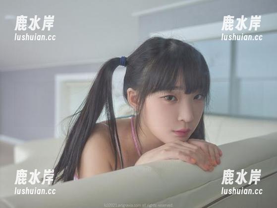 Kang Inkyung 如果你以为私拍只是日常瞎拍,那没见过Kang Inkyung的新款迷你,风格被重新定义了。